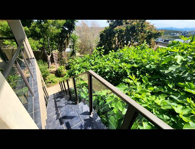 4 BEDROOM FREESTANDING FOR SALE IN MONTE CHRISTO